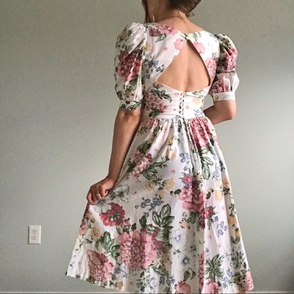 Vintage Cottagecore Floral Open Back Midi Dress 🌿 - Picture 16 of 17